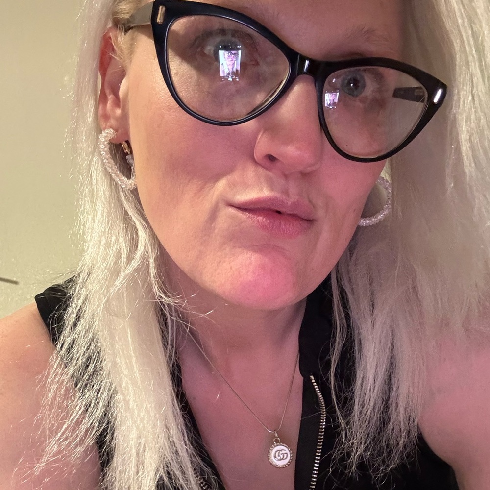 Meet your Posher, Missy